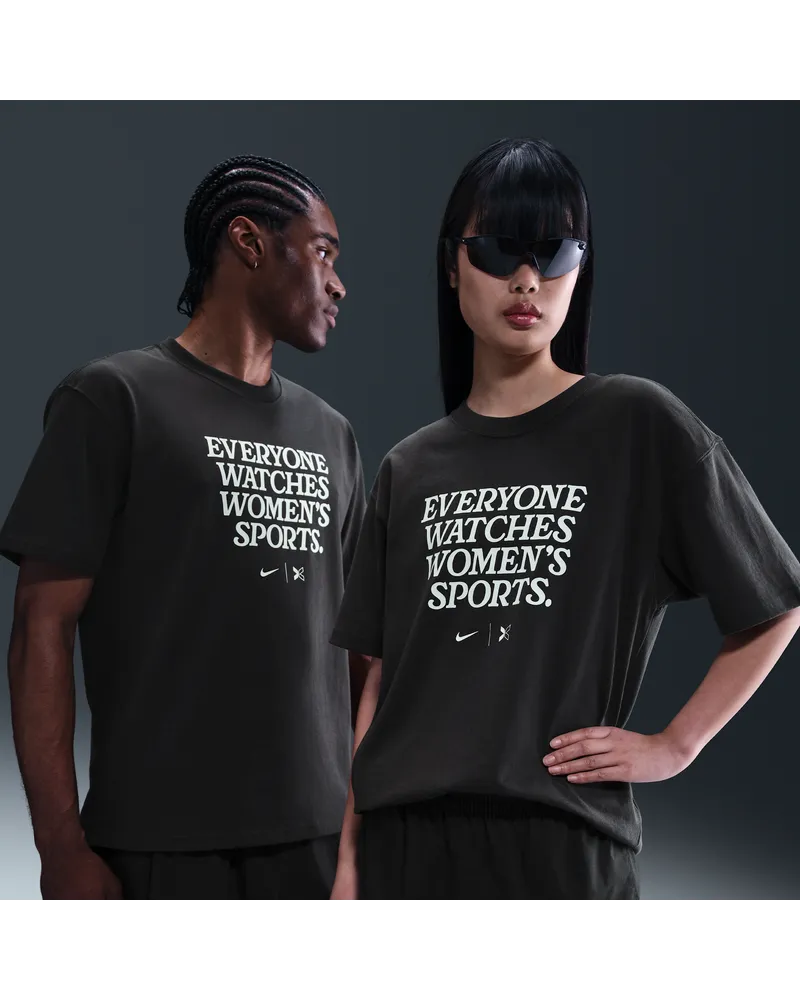 Nike Everyone Watches Women's Sports™  by TOGETHXR T-Shirt - Schwarz Schwarz