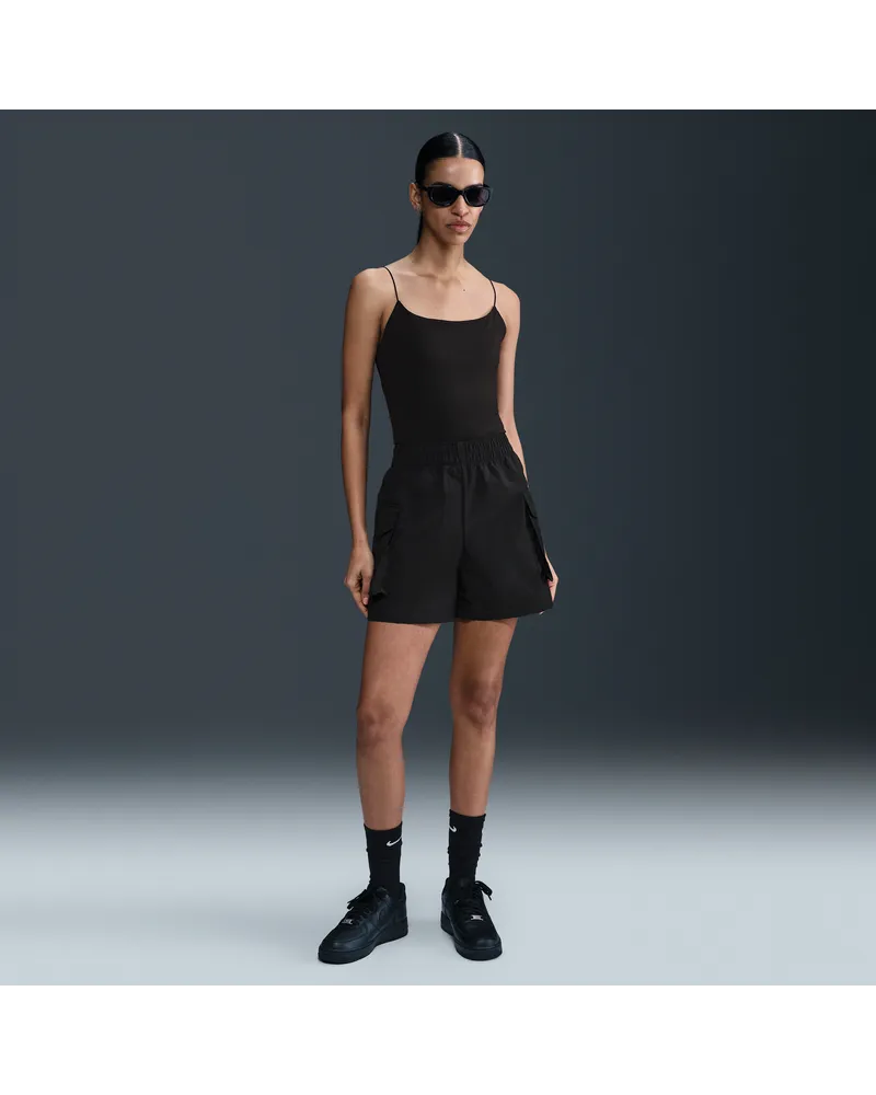 Nike Sportswear Essential Woven Cargoshorts aus Webmaterial mit hohem Taillenbund (Damen, ca. 13 cm) - Schwarz Schwarz
