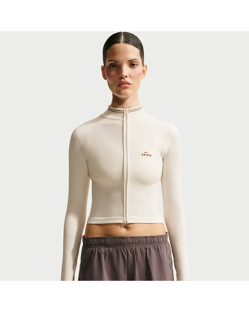 Nike SKIMS verkürzte Jacke mit durchgehendem Reißverschluss und nahtlosem Rippmaterial (Damen) - Weiß Weiß