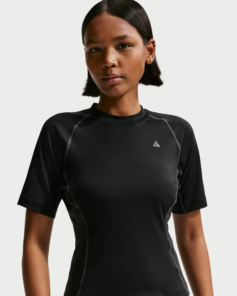 Nike ACG „Wildsee“ Dri-FIT-Funktionsoberteil mit kurzen Ärmeln für Damen - Schwarz Schwarz