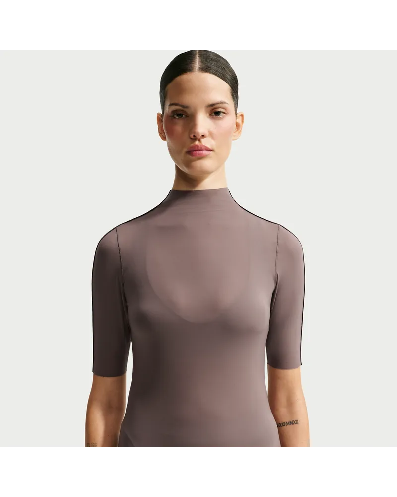 Nike SKIMS Weightless Kurzarm-T-Shirt (Damen) - Braun Braun