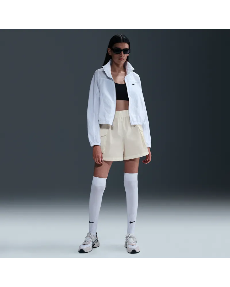 Nike Sportswear Essential Woven Cargoshorts aus Webmaterial mit hohem Taillenbund (Damen, ca. 13 cm) - Weiß Weiß