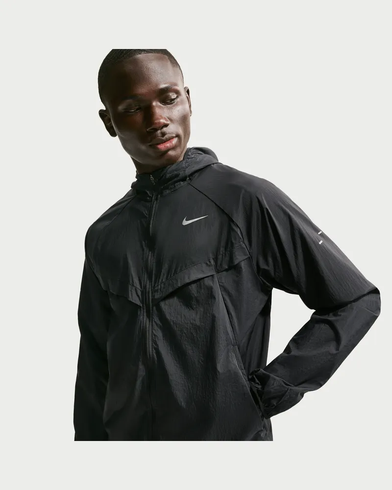 Nike Stride Repel-Laufjacke mit UV-Schutz (Herren) - Schwarz Schwarz