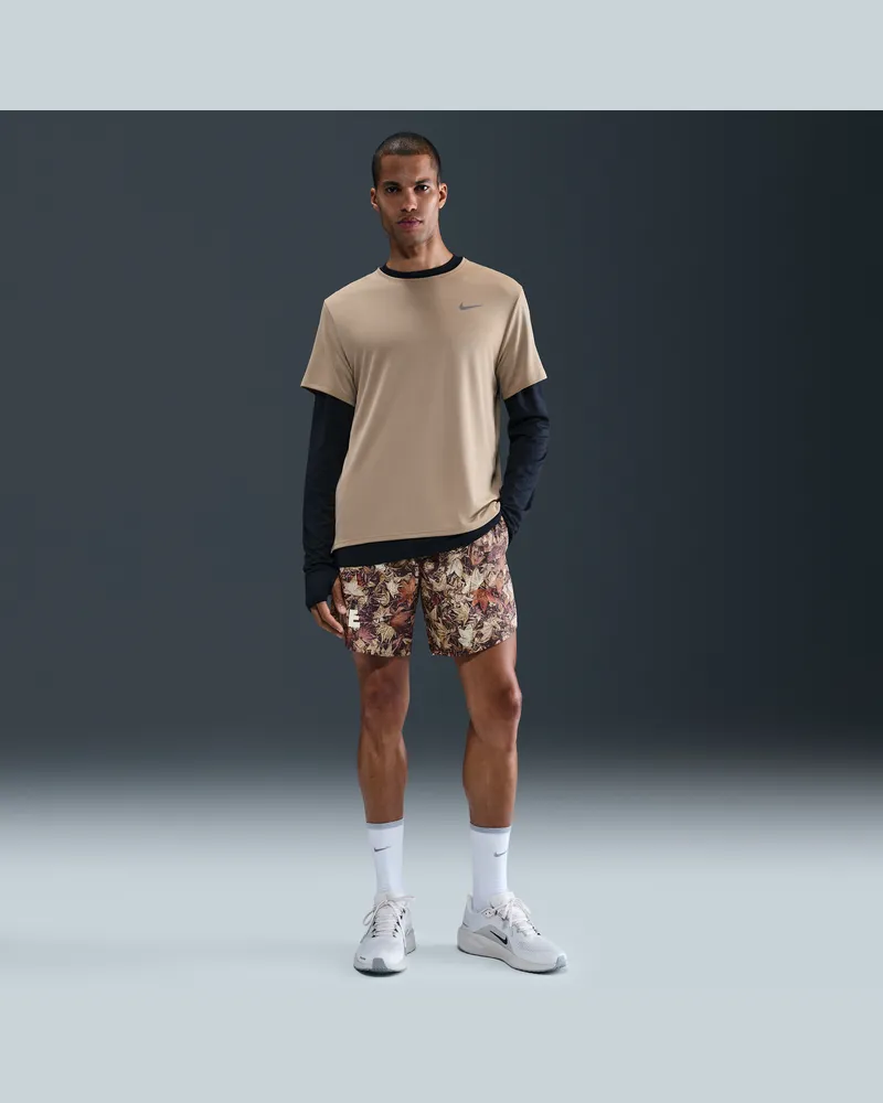 Nike Stride Laufshorts mit Innenslip, Print und Dri-FIT-Technologie (Herren, ca. 18 cm) - Schwarz Schwarz