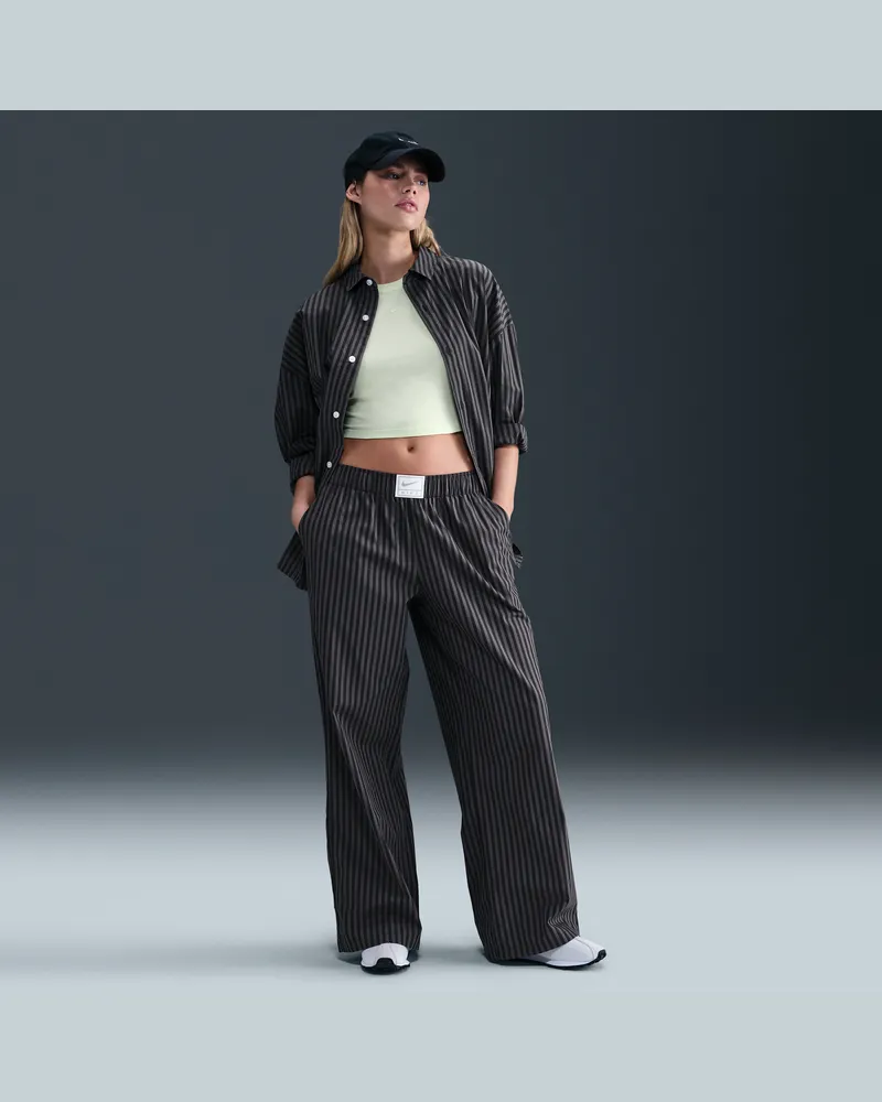Nike Sportswear Chill Poplin weite gestreifte Hose mit mittelhohem Bund (Damen) - Schwarz Schwarz