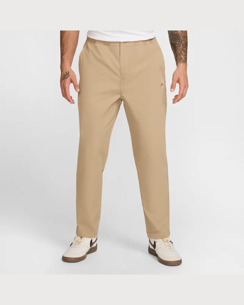 Nike Club schmal zulaufende Hose aus Webmaterial (Herren) - Braun Braun