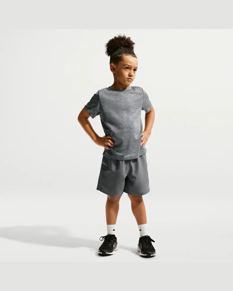 Nike Dri-FIT Miler Set aus Oberteil und Shorts (jüngere Kinder) - Grau Grau