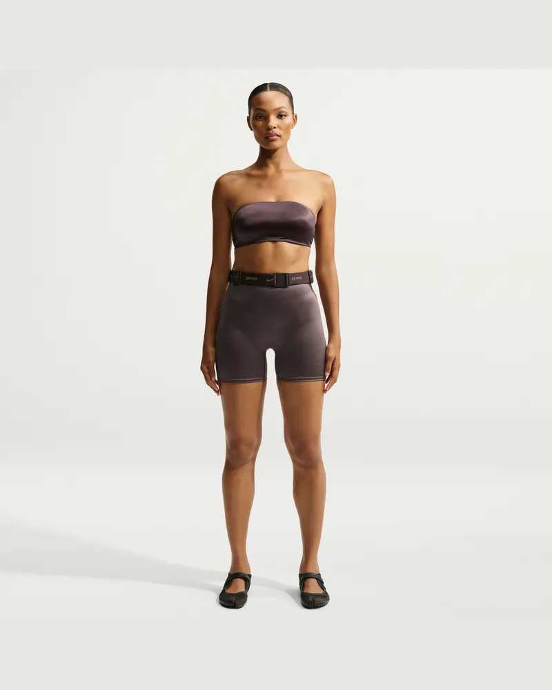 Nike SKIMS Satin Shine Bike Shorts mit hohem Bund (12,5 cm, Damen) - Braun Braun