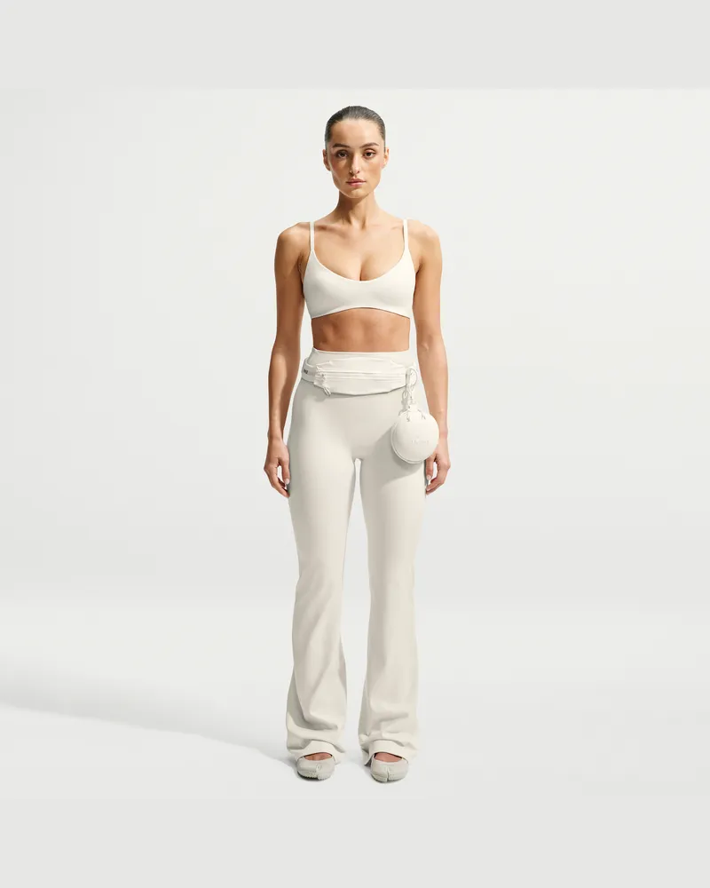 Nike SKIMS Matte Leggings mit schmaler Passform, hohem Bund und ausgestelltem Bein (Damen) - Weiß Weiß