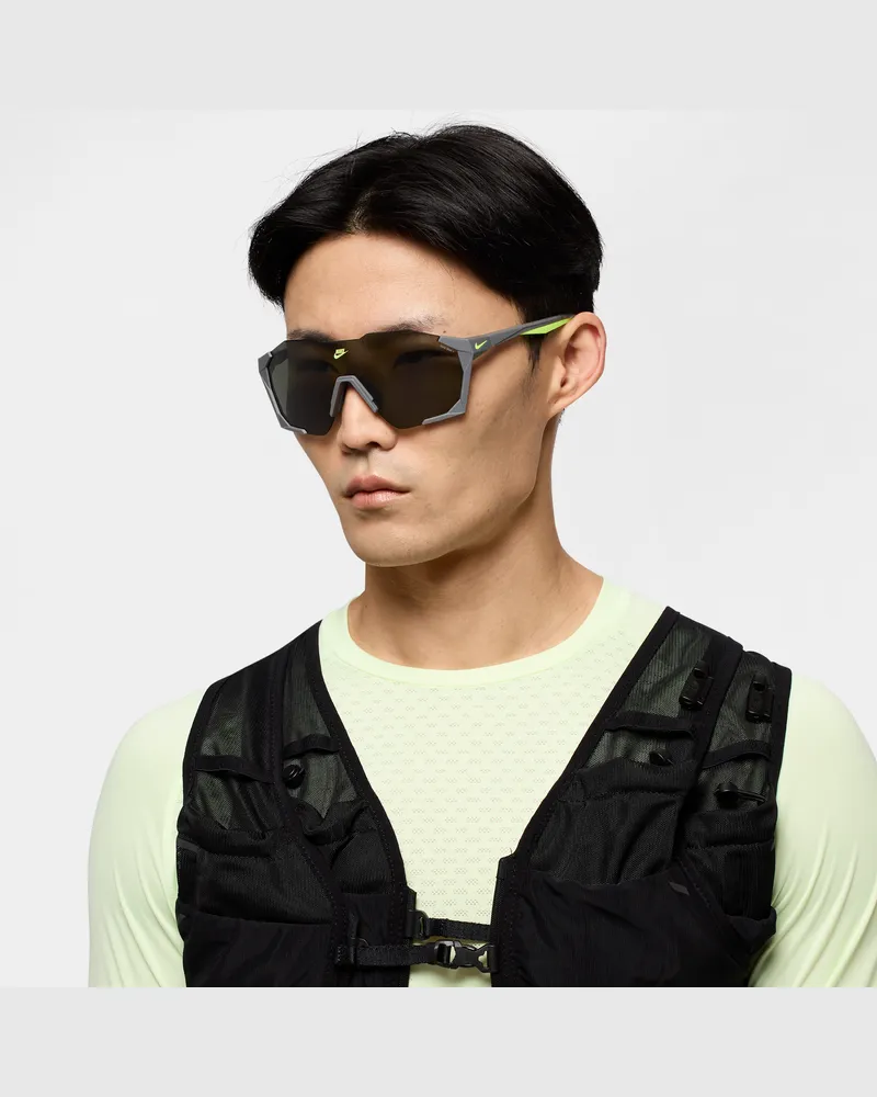 Nike Charged Shield Sonnenbrille - Grau Grau