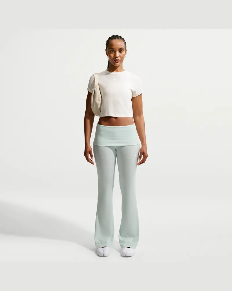 Nike Chill Knit eng geschnittene Ripp-Hose mit mittelhohem Bund (Damen) - Grün Grün