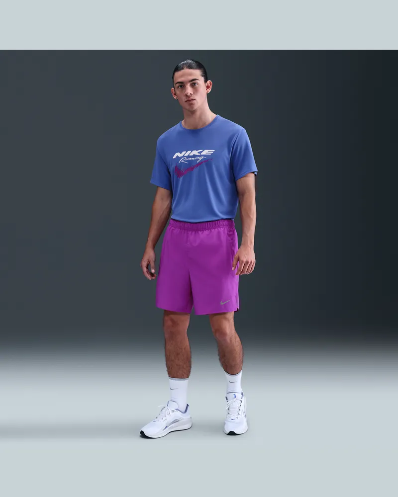 Nike Challenger Dri-FIT 2-in-1-Laufshorts für Herren (ca. 18 cm) - Lila Lila