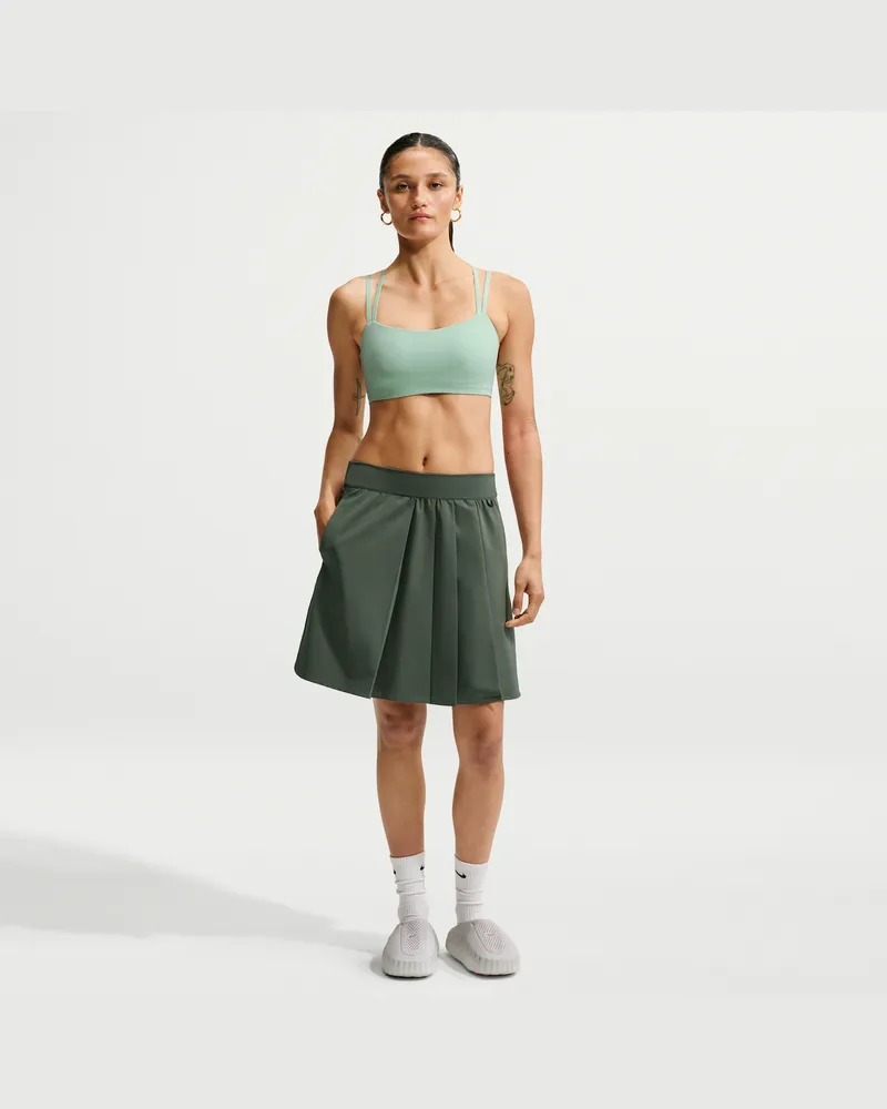 Nike 24.7 PerfectStretch Dri-FIT-Faltenrock mit hohem Bund und UV-Schutz (Damen) - Grün Grün