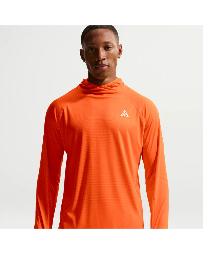 Nike ACG „Solar Chase“ Dri-FIT Traillaufoberteil mit Kapuze und UV-Schutz (Herren) - Orange Orange
