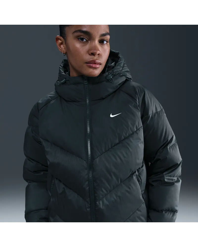 Nike Sportswear Windpuffer weite Storm-FIT-Puffer-Jacke mit Kapuze und Daunenfüllung (Damen) - Grün Grün