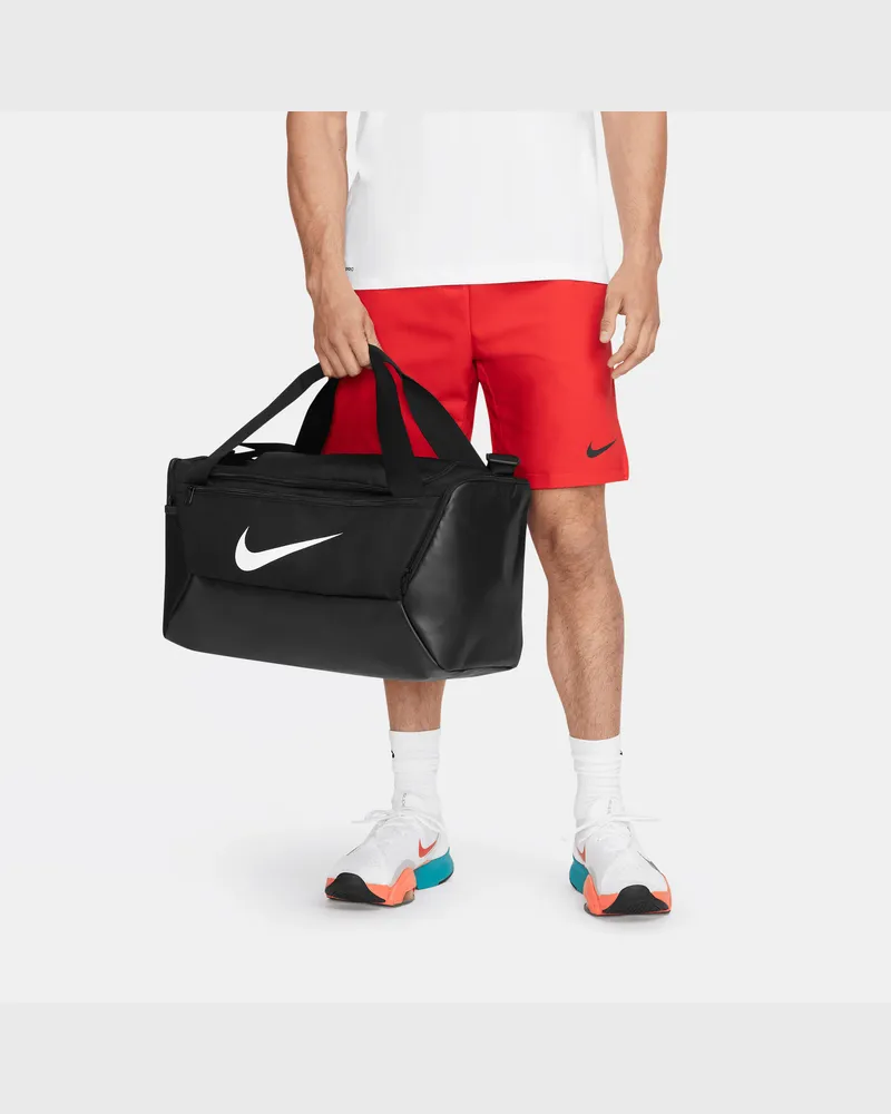 Nike Brasilia Sporttasche fürs Training (klein, 41 l) - Schwarz Schwarz