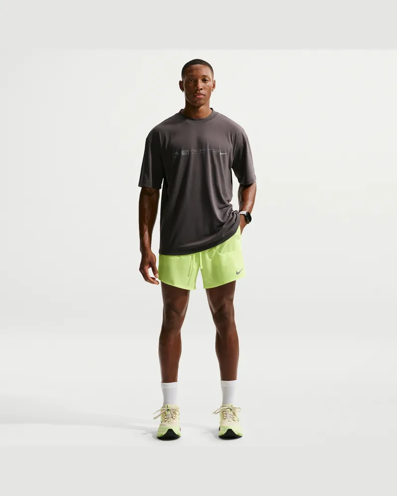 Nike Stride Dri-FIT 2-in-1-Laufshorts für Herren (ca. 18 cm) - Gelb Gelb