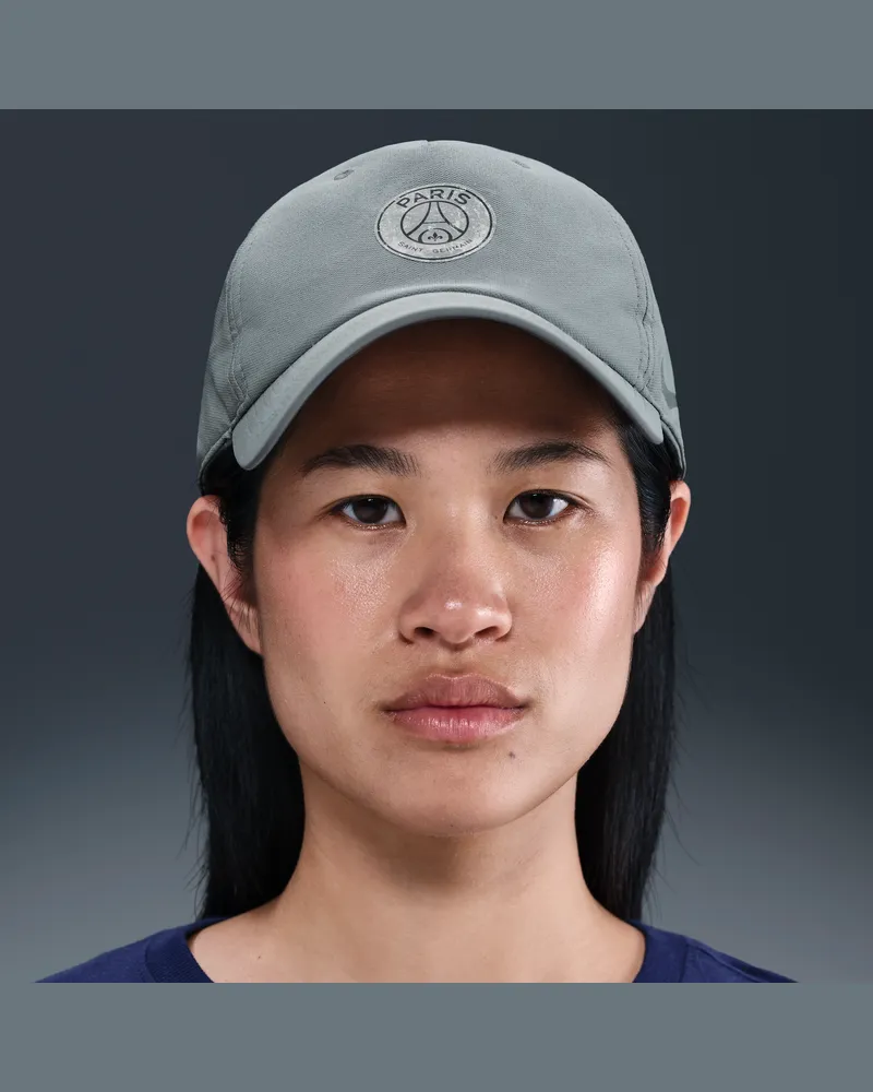 Nike Paris Saint-Germain 2025/2026  Club Cap US CB L Urban - Grau Grau