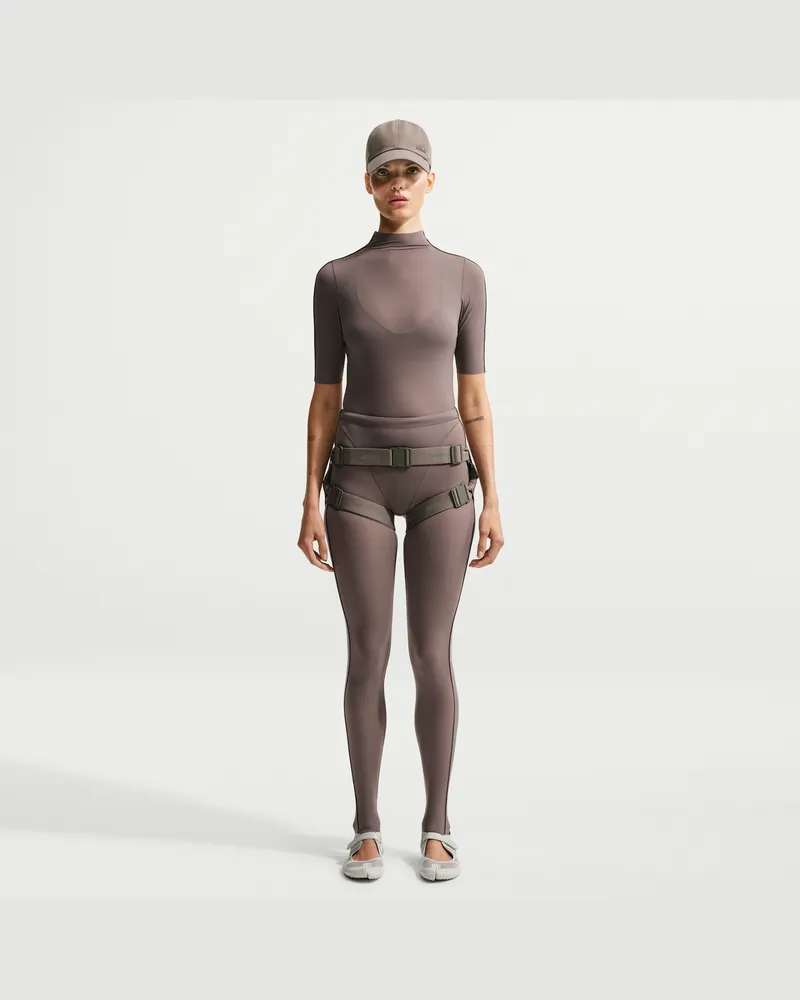 Nike SKIMS Weightless Leggings mit hohem Bund und V-Panel (Damen) - Braun Braun