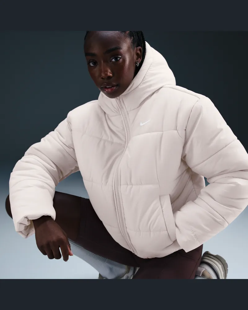 Nike Sportswear Classic Puffer lockere Therma-FIT Jacke mit Kapuze für Damen - Braun Braun