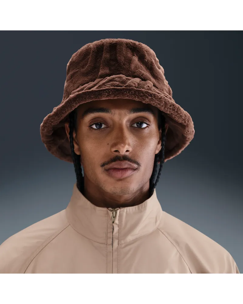 Nike Apex Bucket Hat aus Kunstfell - Braun Braun