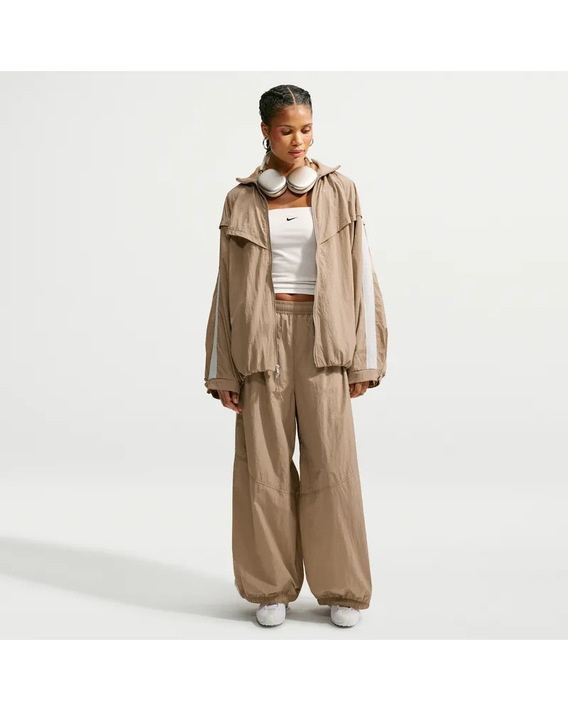 Nike Oversize-Balloon-Trainingshose mit hohem Bund (Damen) - Braun Braun