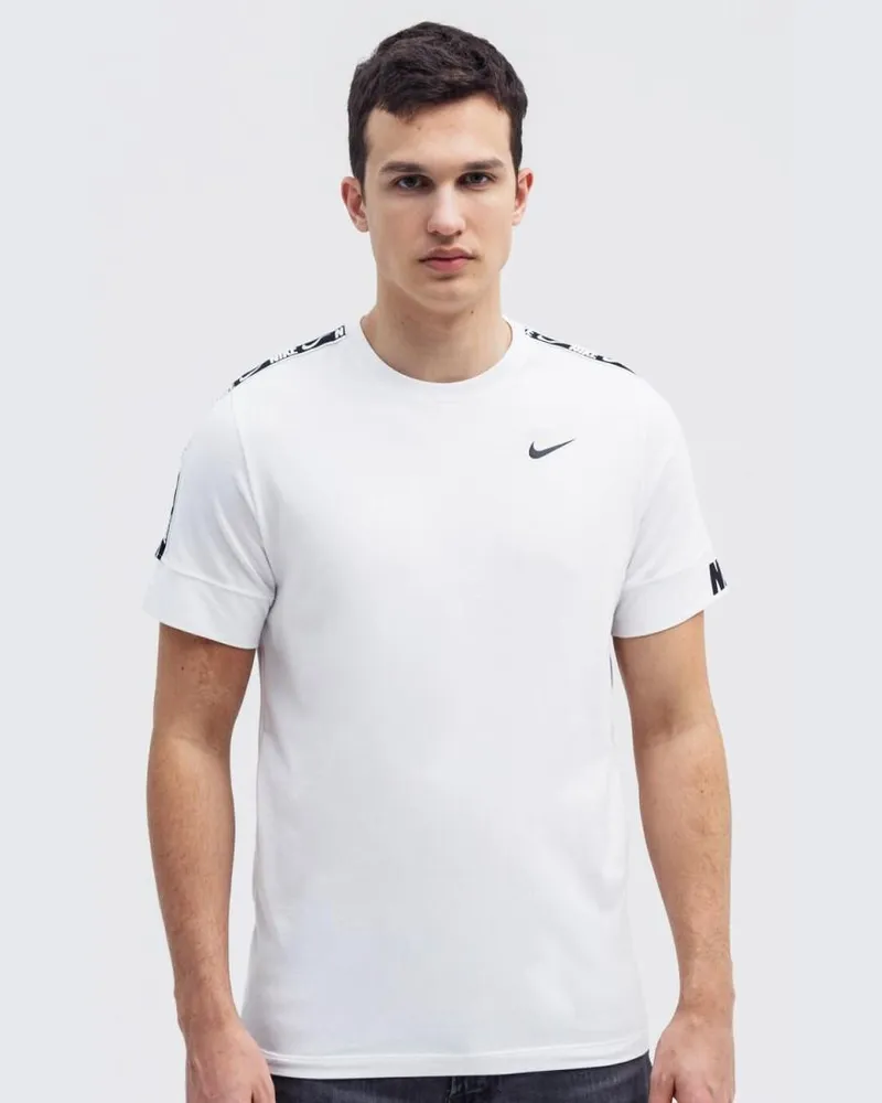 Nike Herren Repeat T Shirt in weiß Weiß