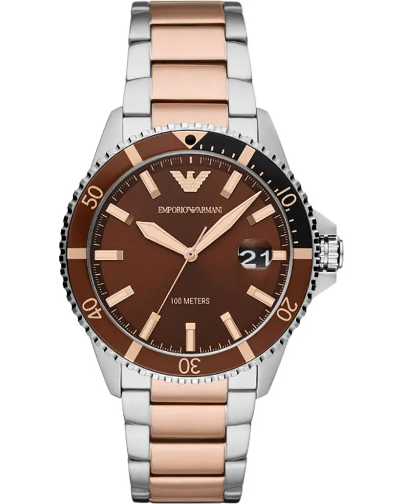 Emporio Armani Elegante Herrenuhr der Marke Armani. Die Uhr ist silber- und rosafarben mit einem braunen Zifferblatt und hat ein Armband, das auch kleiner gemacht werden kann. Das Gehäuse hat einen Durchmesser von 42 mm und das Uhrwerk ist ein Quarzwerk.  Marke: Modellname: AR11340 (42mm)Kategorie: HerrenuhrMaterialien: EdelstahlFarben: silber, rosa, braun Silber