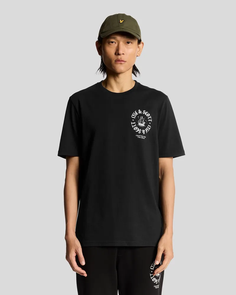 Lyle & Scott T-Shirt mit Schiffsabzeichen und Grafik – Schwarz Schwarz