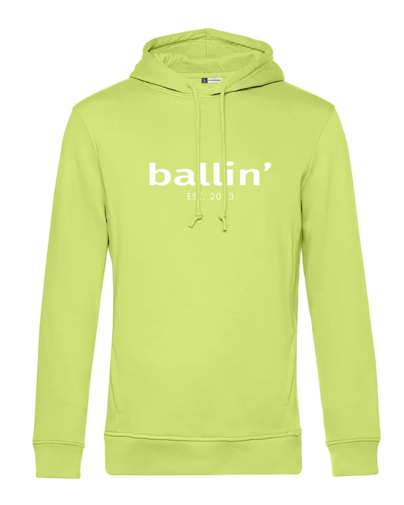 Ballin Herren-Kapuzenpullover der Marke  Est. 2013. Die Kapuzenpullover von Ballin Est. 2013 sind aus 80% Bio-Baumwolle und 20% recycelter Polyester-Baumwolle hergestellt und haben eine normale Passform. Die weiche Baumwolle sorgt für hohen Tragekomfort.  Marke: Ballin Est. 2013Modellname: Basic HoodieKategorie: Herren-KapuzenpulloverMaterialien: Bio-Baumwolle, recyceltes PolyesterFarbe: lindgrün Grün