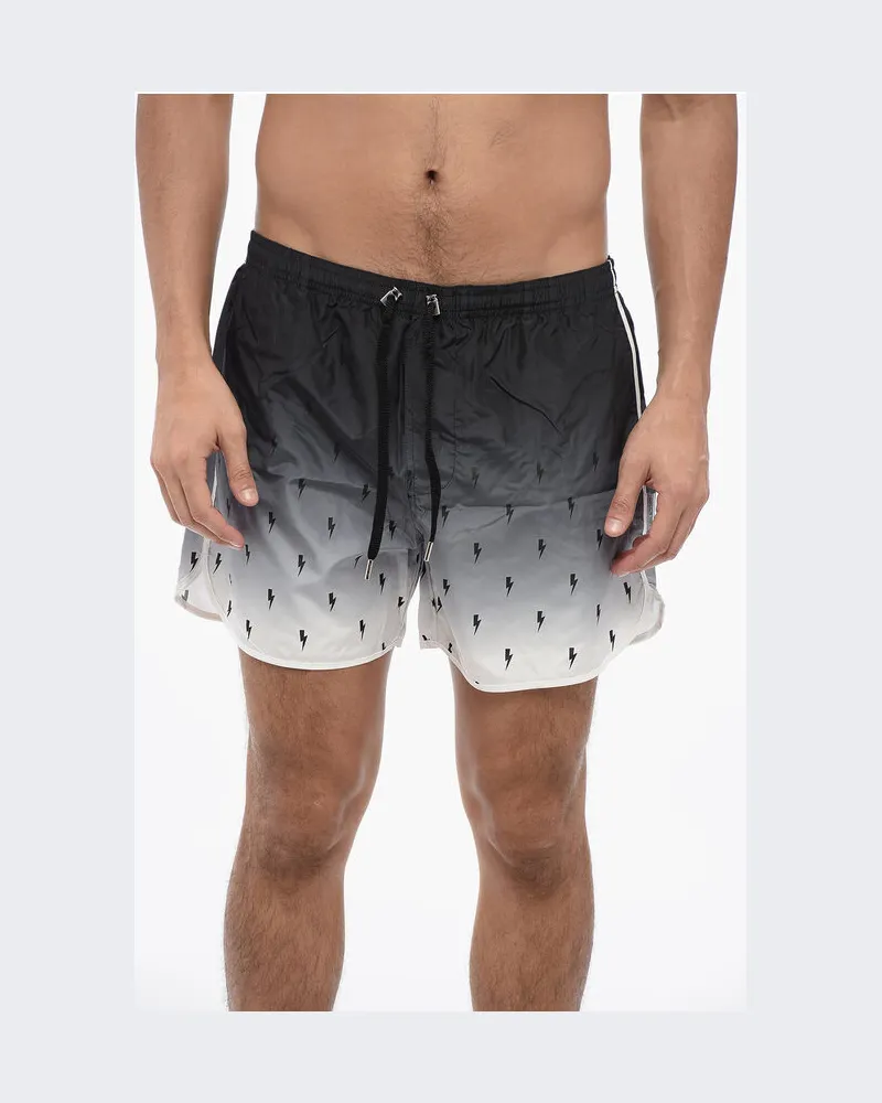 Neil Barrett BADESHORTS MIT SIEBDRUCK UND ALLOVER-BOLT Schwarz