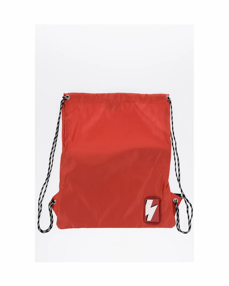 Neil Barrett Einfarbiger Nylon-Rucksack mit Kordelzug und Monogramm in Rot Rot