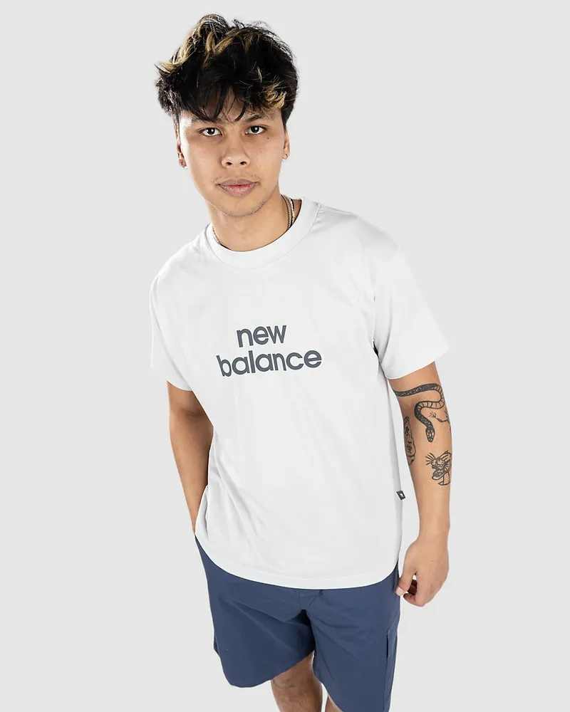 New Balance Linear Logo Relaxed T-Shirt Grau