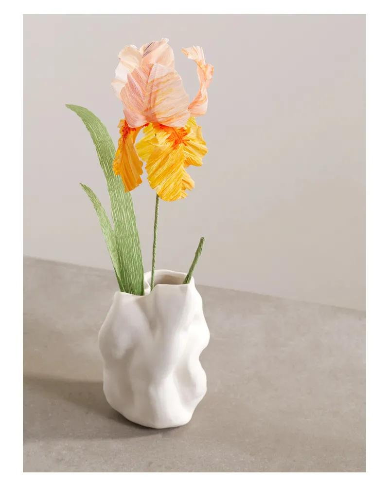 Completedworks Sister By Studio Ashby Iris Vase Aus Keramik Mit Papierblume - Weiß Weiß