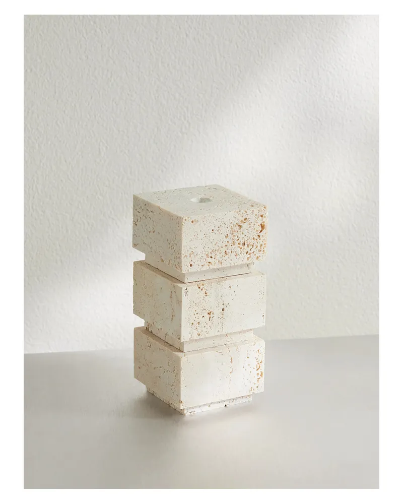 Róhe Kleiner Kerzenständer Aus Travertin - Wollweiß Wollweiß