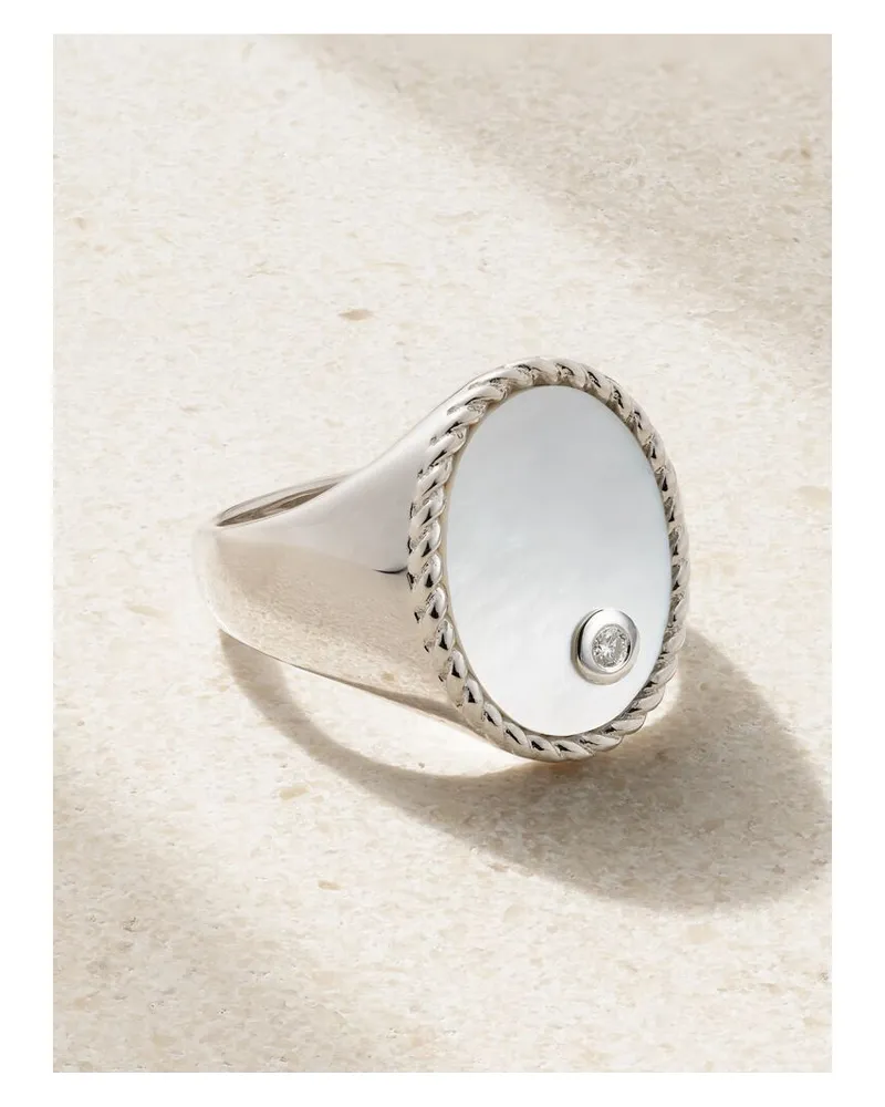 Yvonne Léon Chevalière Ovale Ring Aus 9 Karat Weißgold Mit Perlmutt Und Diamant Gold