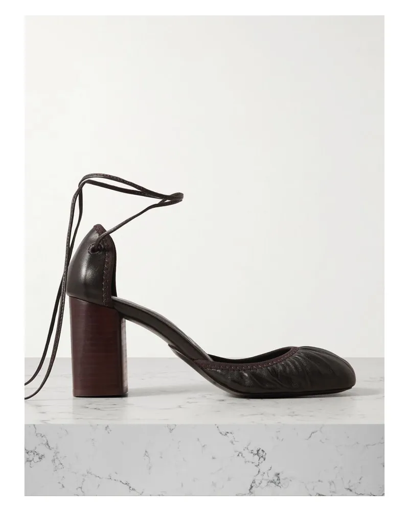 Christophe Lemaire Micro Ballerina Pumps Aus Leder Mit Raffungen - Braun Braun