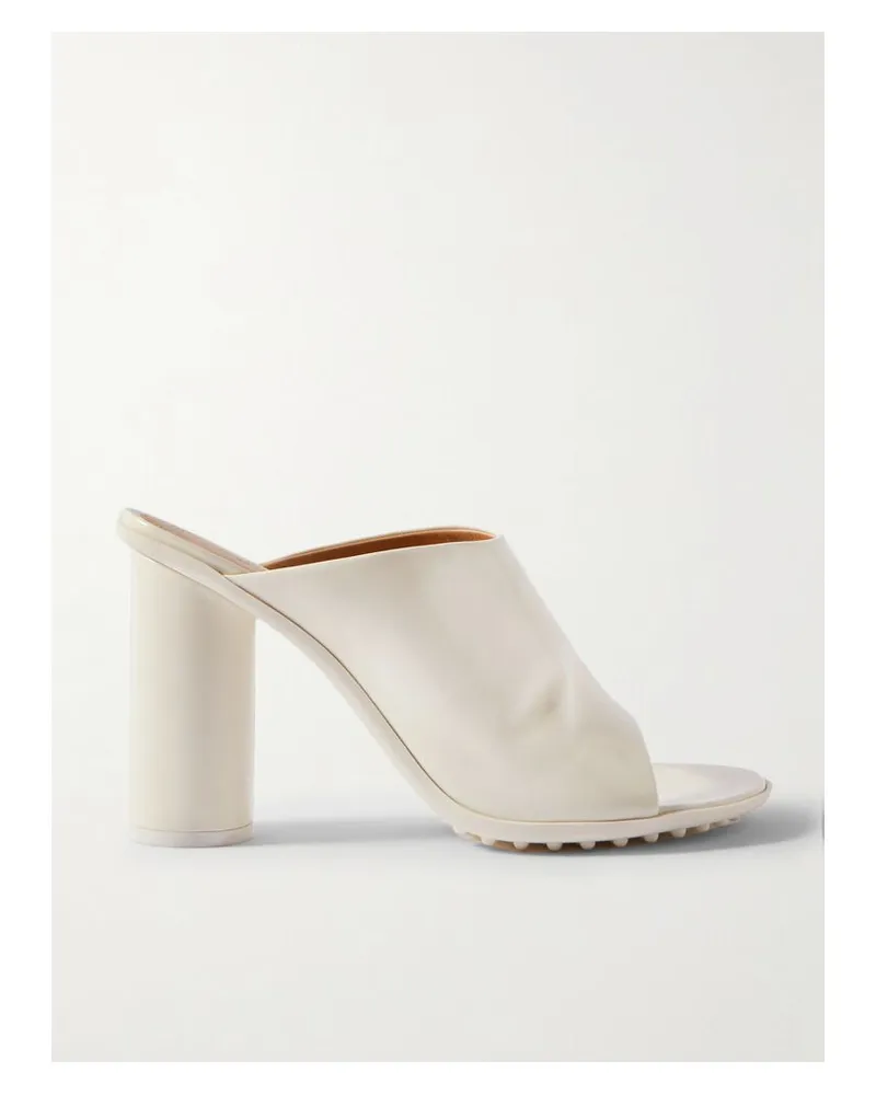 Bottega Veneta Atomic Mules Aus Lackleder - Weiß Weiß