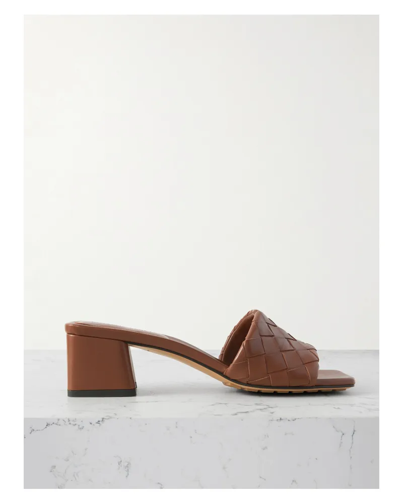 Bottega Veneta Riva Mules Aus Intrecciato-leder - Braun Braun