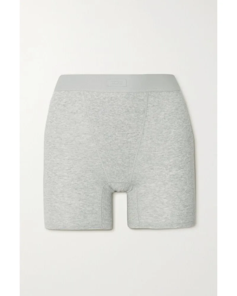 SKIMS Cotton Rib Boxer – Light Heather Grey – Shorts Aus Geripptem Jersey Aus Einer Baumwollmischung - Grau Grau