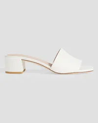 Stuart Weitzman Cayman 35 Mules aus Canvas Weiß