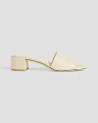 Stuart Weitzman Cayman 35 Mules aus Canvas Weiß