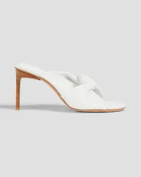 Jacquemus Les Mules Bagnu Mules aus Leder mit Twist-Detail Weiß