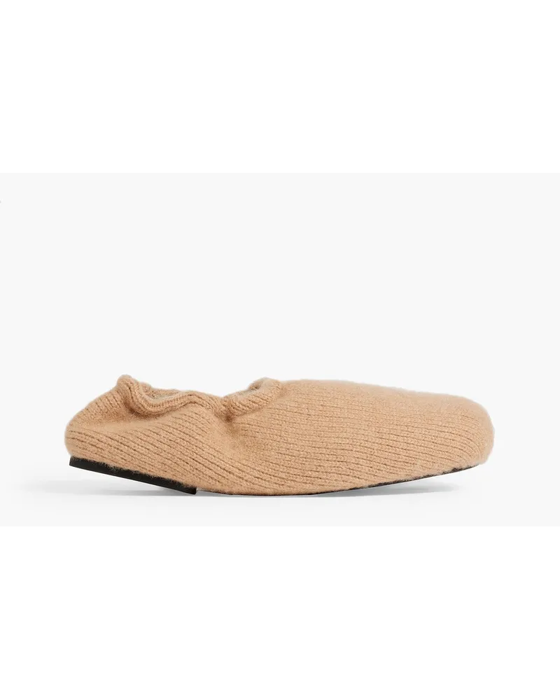 KHAITE Logan Ballerinas aus Kaschmir Neutral