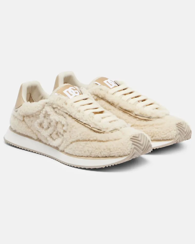 Dolce & Gabbana Sneakers DG Cushion aus Shearling Beige