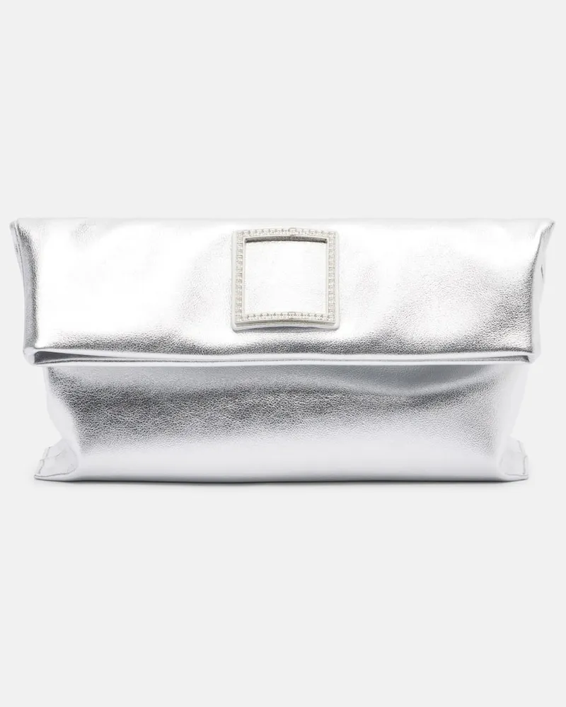 Roger Vivier Clutch Trompette aus Metallic-Leder Silber