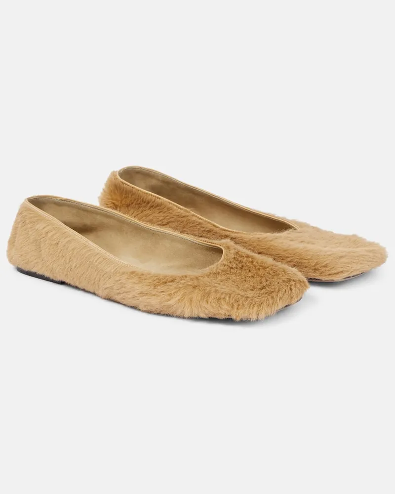 The Row Ballerinas aus Kalbshaar Beige