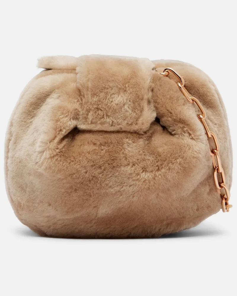 Gabriela Hearst Clutch Demi Small aus Shearling Beige