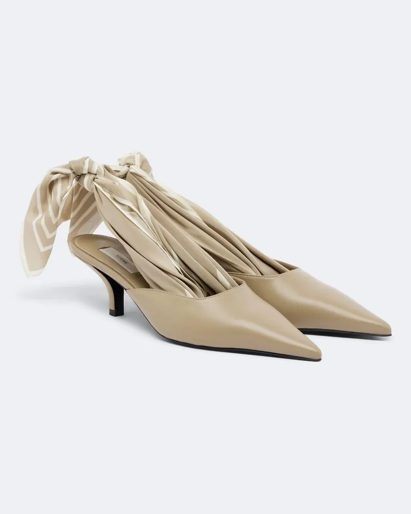 Totême Slingback-Pumps Scarf aus Leder Beige