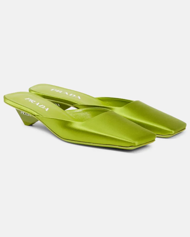 Prada Mules aus Satin Grün